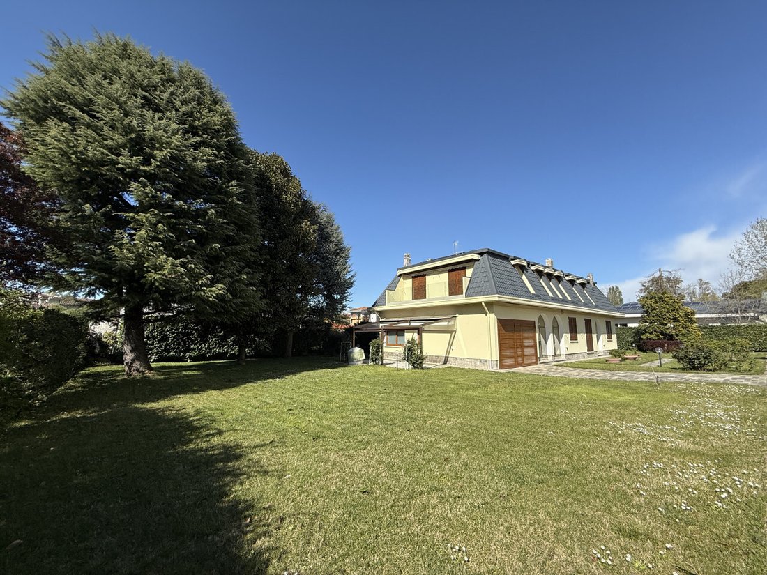 Villa in Trezzano sul Naviglio, Lombardy, Italy 2 - 17650437