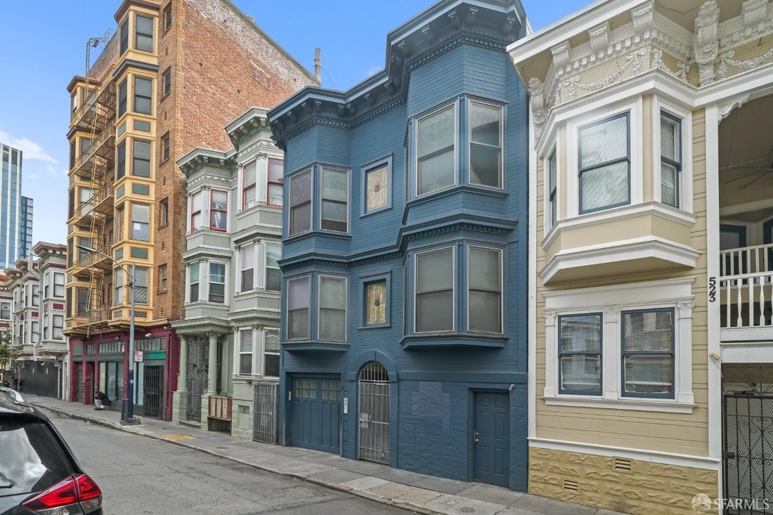 San Francisco, California, United States 1 - 17647799