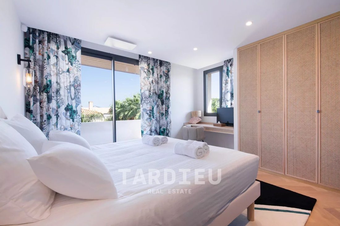 House in Zone Ouest Urbaine, Saint-Tropez, France 5 - 14968108