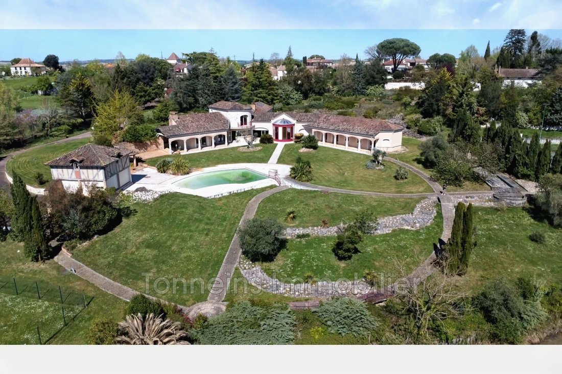 Villa in Mairie-Centre Ville, Tonneins, France 1 - 17652312