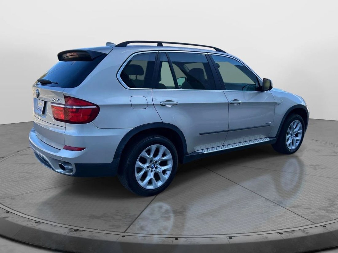 Suv in Canton, MA, United States 5 - 17460596