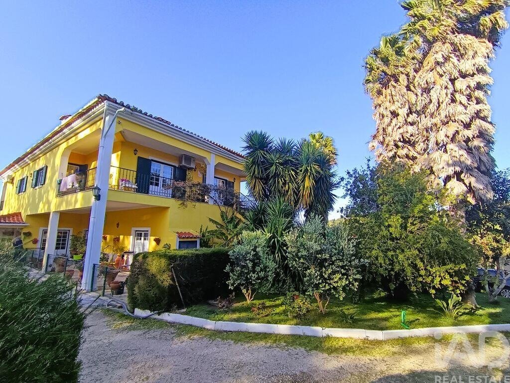 Townhouse in Castanheira do Ribatejo e Cachoeiras, Lisbon, Portugal 1 - 17653336
