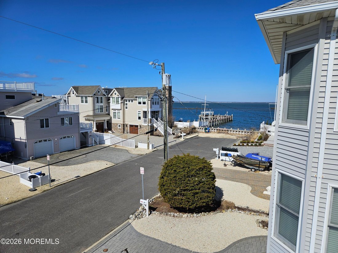 House in Ship Bottom, New Jersey, United States 2 - 17647783