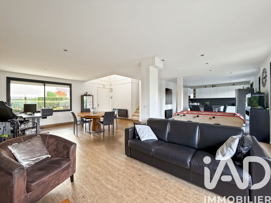 House in Chennevieres-sur-Marne, Ile-de-France, France 1 - 16668636