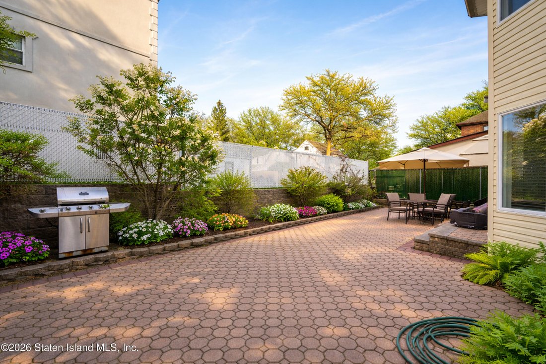 House in New York, New York, United States 3 - 17648575