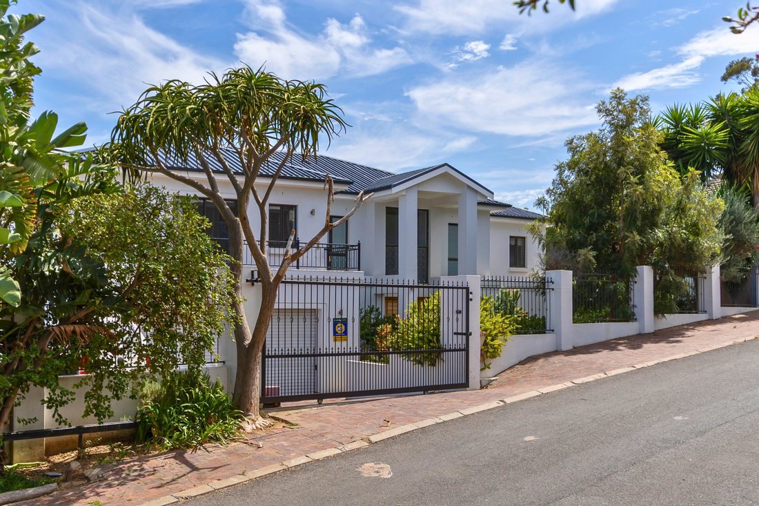 House in Heldervue, Cape Town, Western Cape 1 - 17647615