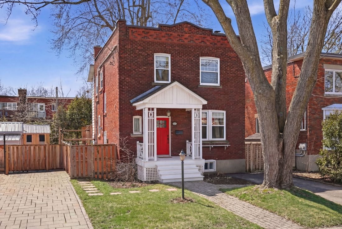 House in Saint-Lambert, Quebec, Canada 1 - 17656079
