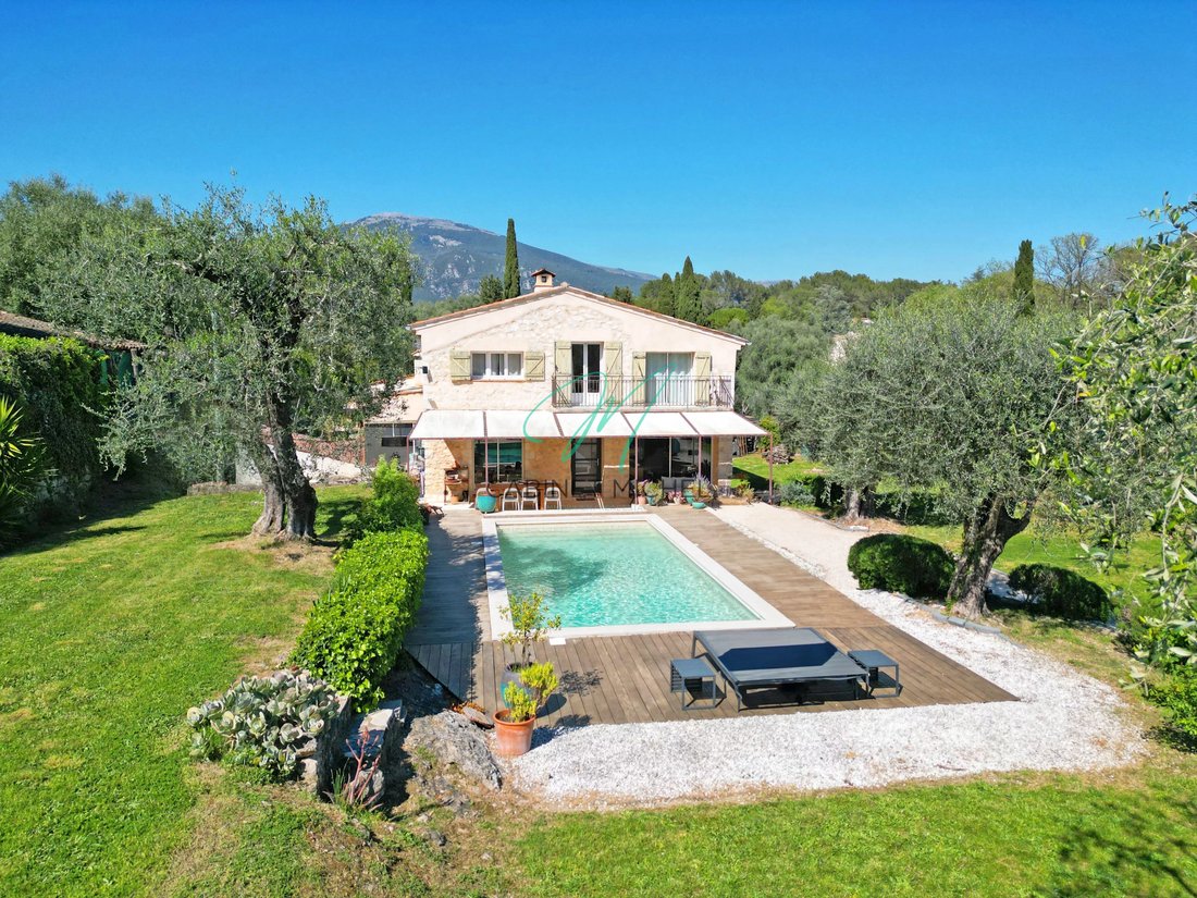 House in Le Rouret, Provence-Alpes-Côte d'Azur, France 1 - 17648115