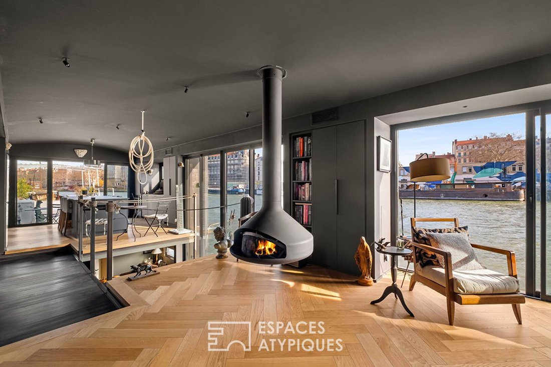Apartment in Champvert-Point du Jour-Saint Irénée, Lyon 5e Arrondissement, Lyon 3 - 17646735