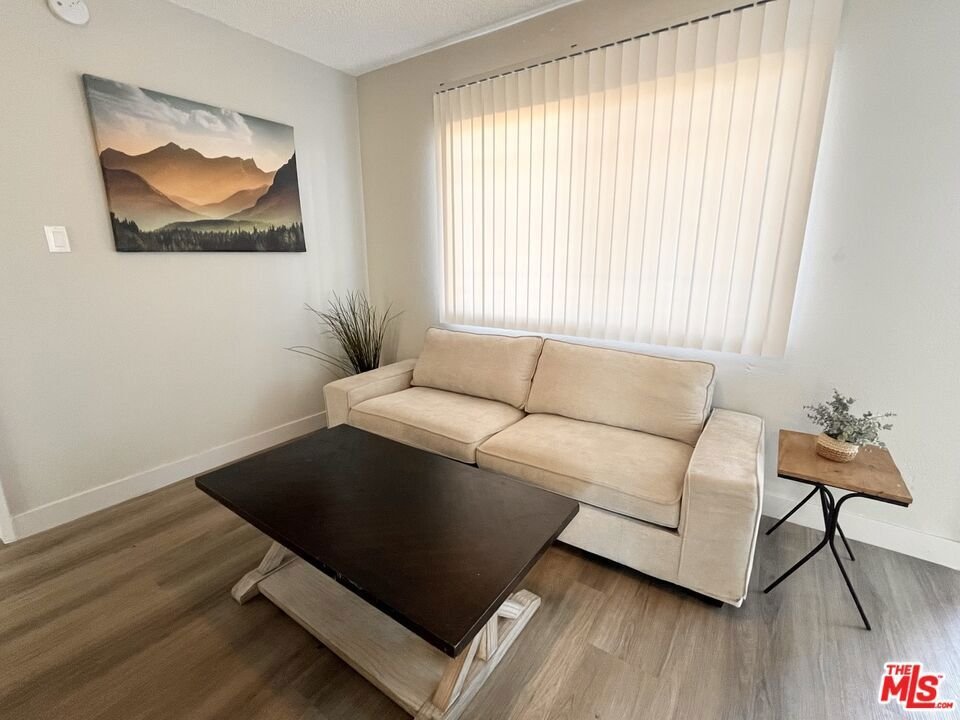 Los Angeles, California, United States 4 - 17652150