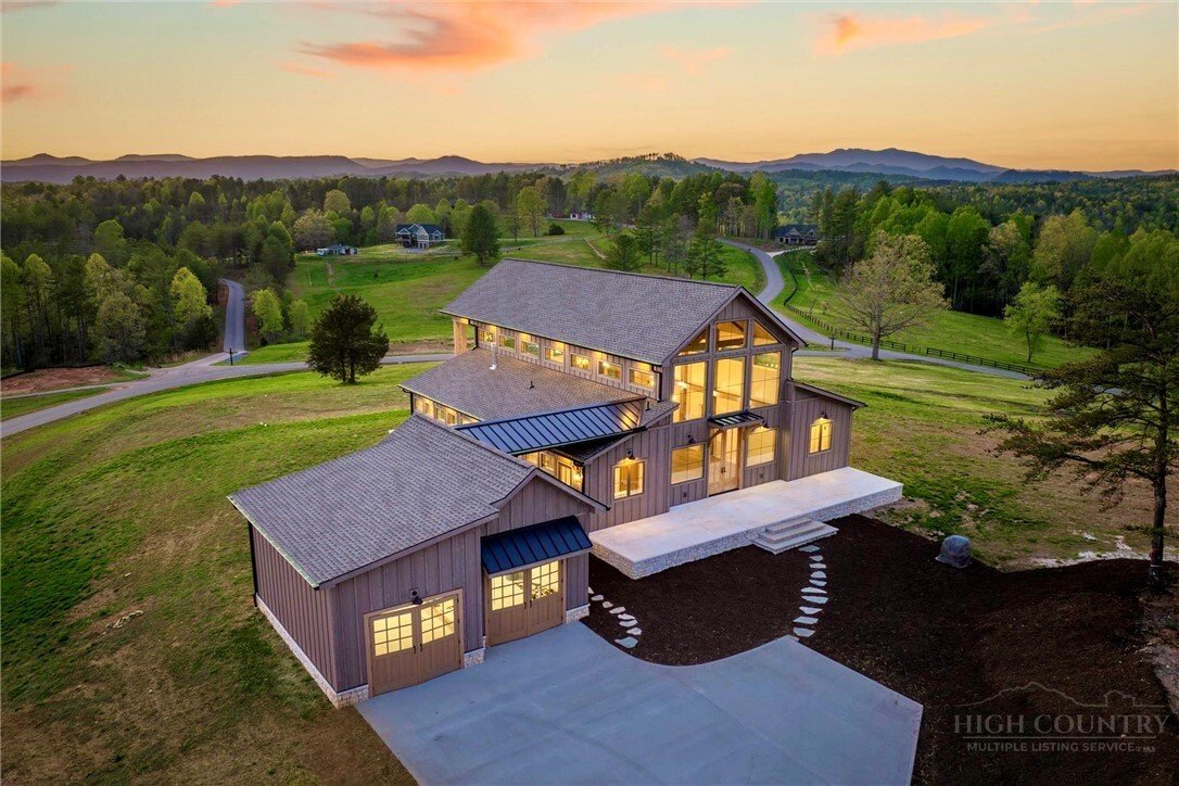House in Lenoir, North Carolina, United States 1 - 17647765