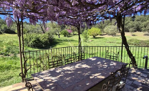 Maison à Le Plan-de-la-Tour, Provence-Alpes-Côte d'Azur, France 1