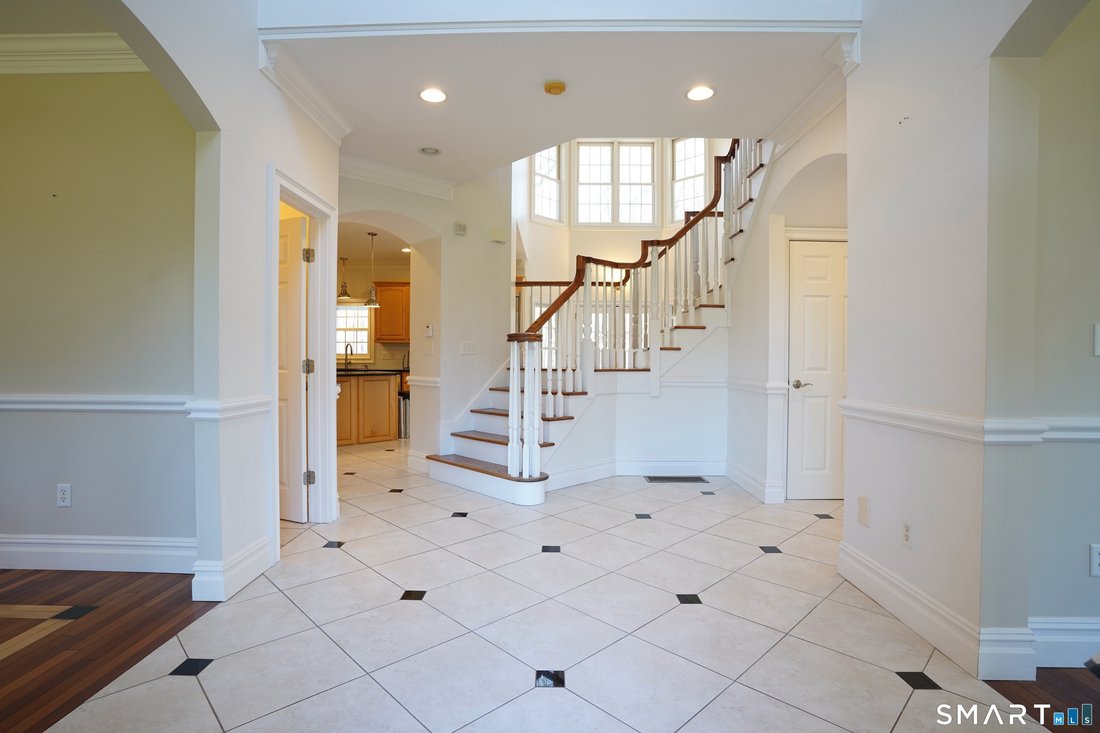 House in Cheshire, Connecticut, United States 2 - 17651720