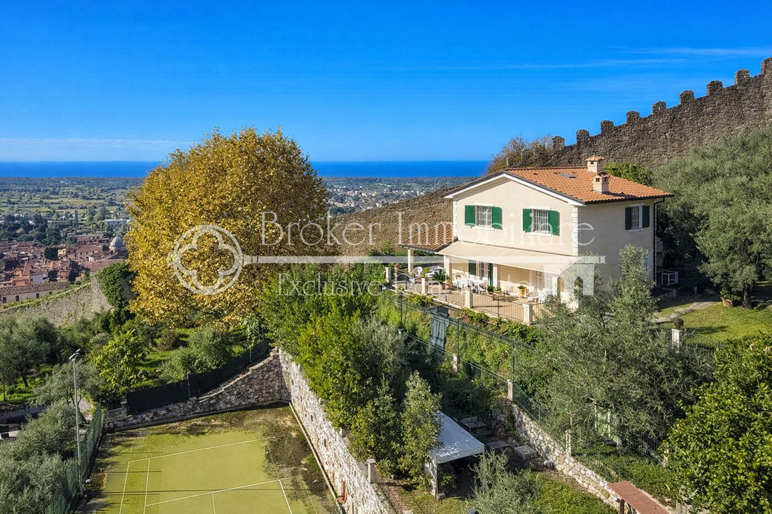 Villa in Pietrasanta, Tuscany, Italy 2 - 16566389