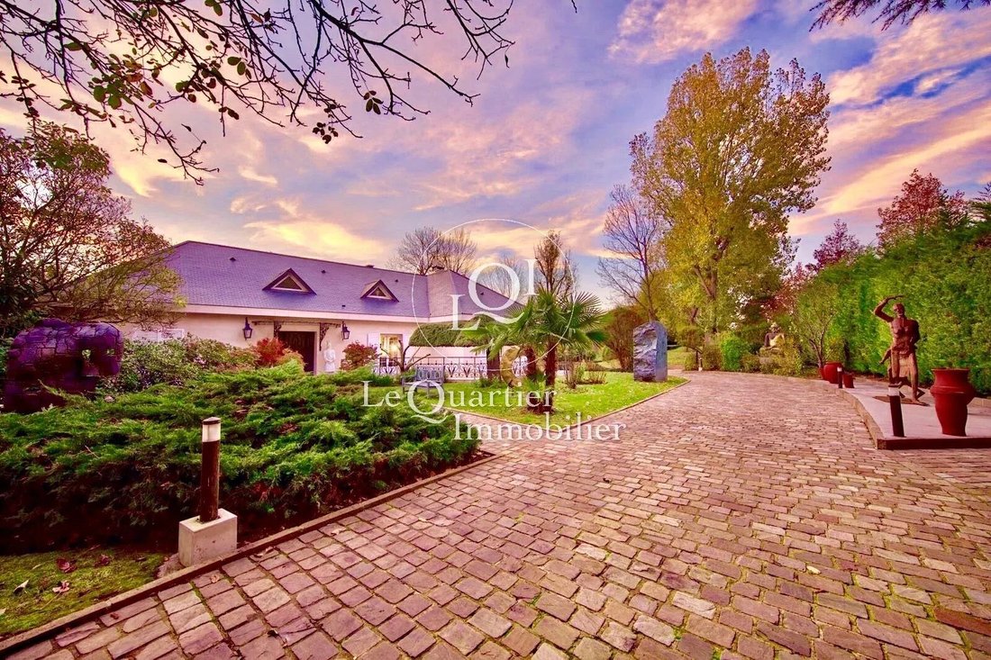 House in Santeny, Ile-de-France, France 3 - 17649836