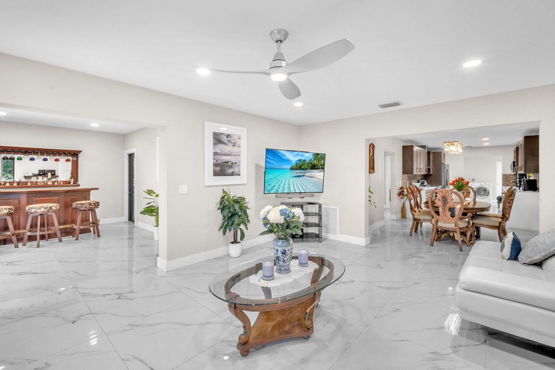 House in Miami, Florida, United States 5 - 17645104