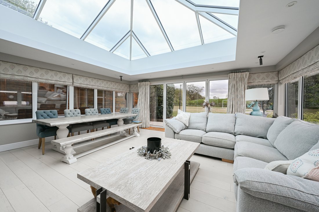 Bungalow in Ringwood, England 2 - 17648075