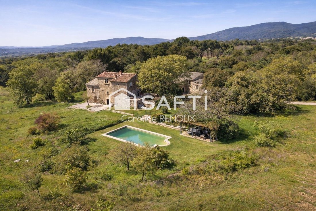 House in Cucuron, Provence-Alpes-Côte d'Azur, France 2 - 17654965