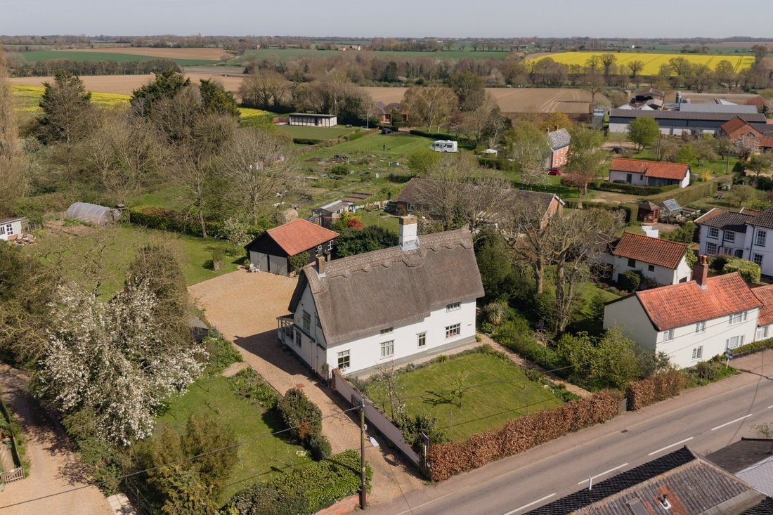 House in Pulham Market, England 1 - 17451816