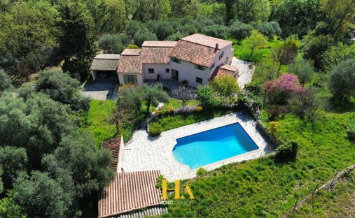 Villa in Grasse, Provence-Alpes-Côte d'Azur, France 1