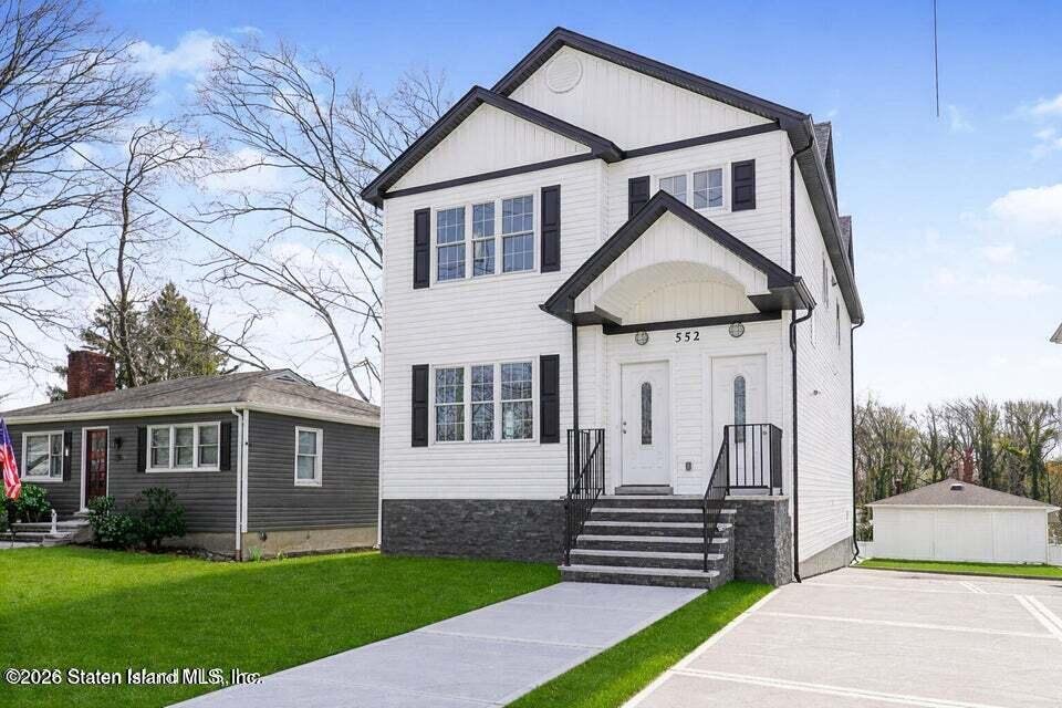 House in New York, New York, United States 4 - 17612035