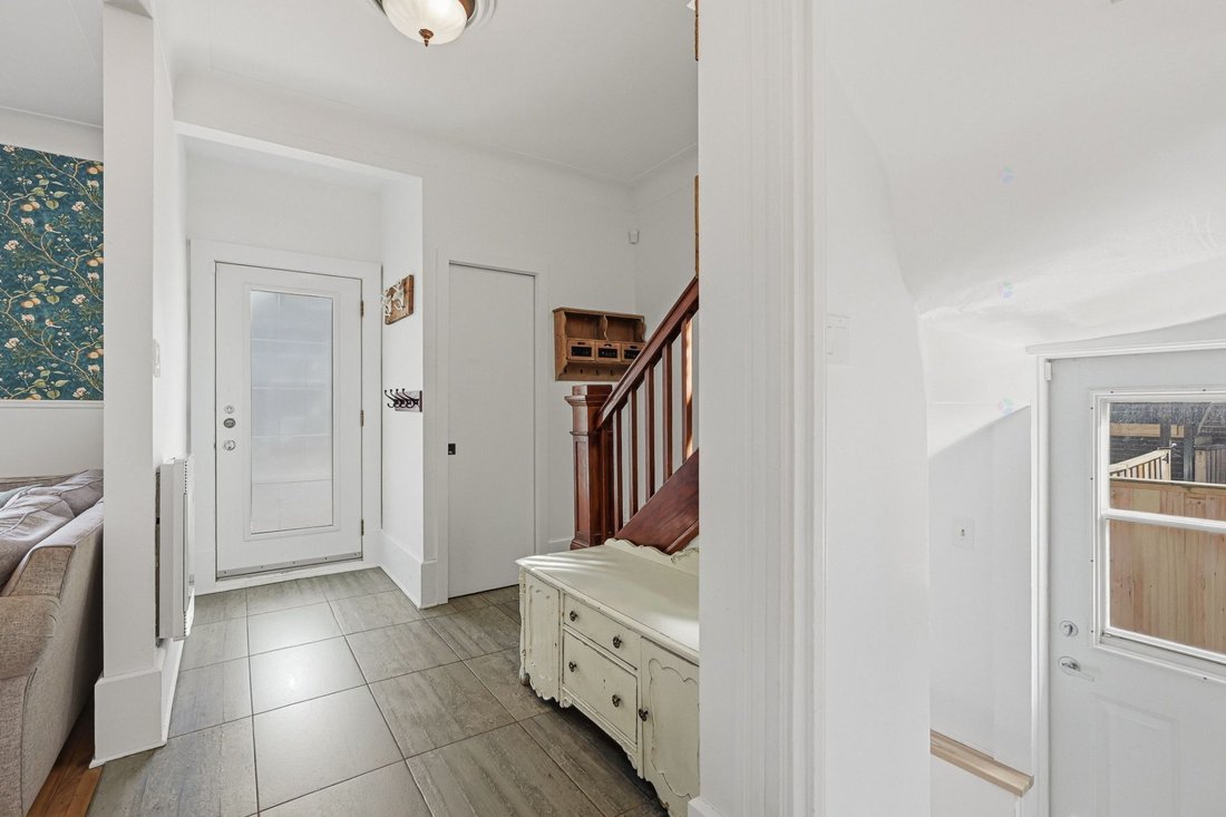 House in Saint-Lambert, Quebec, Canada 4 - 17656079