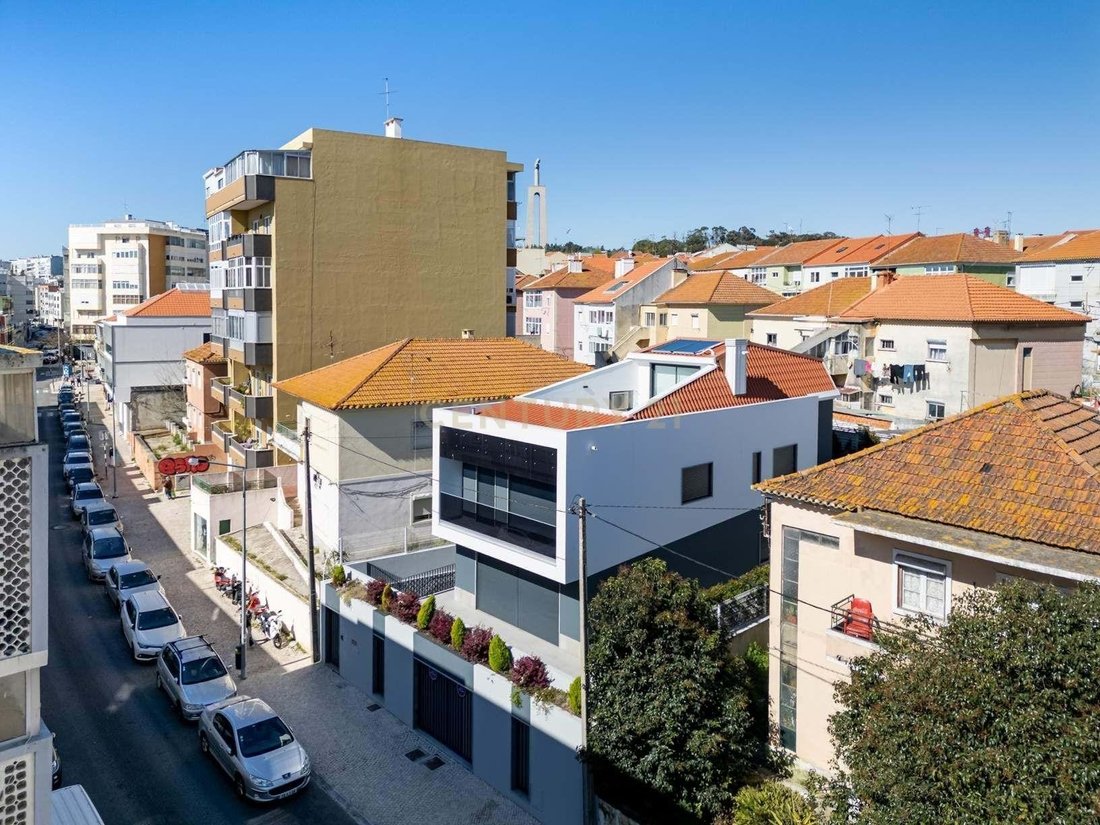 Villa in Almada, Cova da Piedade, Pragal e Cacilhas, Setubal, Portugal 1 - 16845031