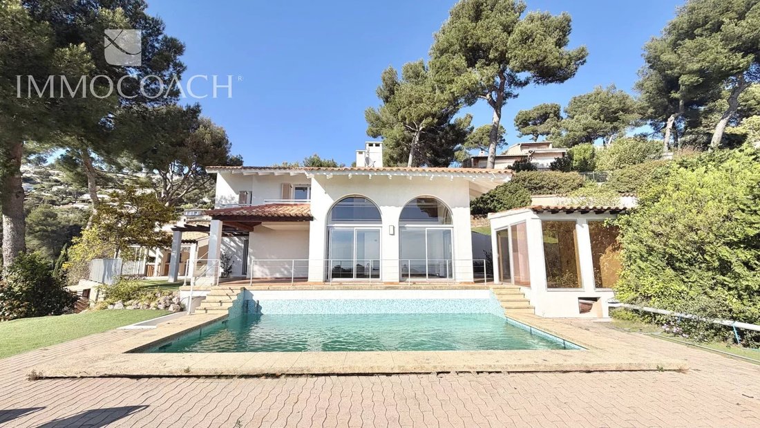 Villa in Hyeres, Provence-Alpes-Côte d'Azur, France 1 - 16893303