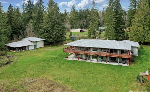 House in Graham, Washington, United States 1