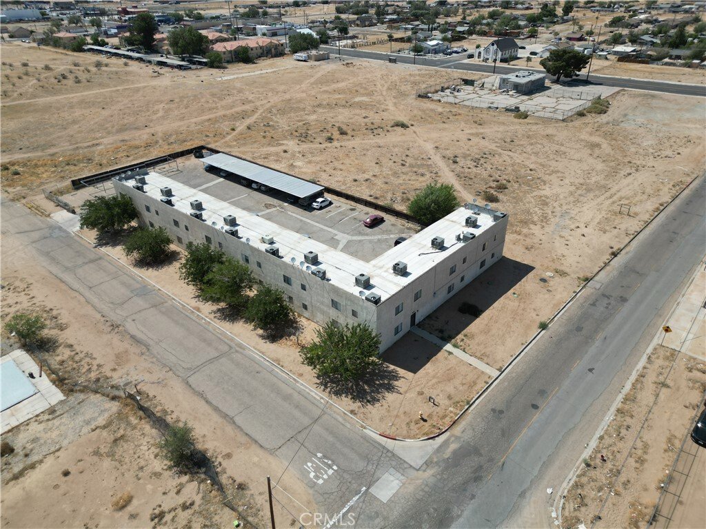 Apartment in Adelanto, California, United States 5 - 17250550