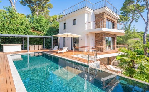 Villa in Antibes, Provence-Alpes-Côte d'Azur, France 1
