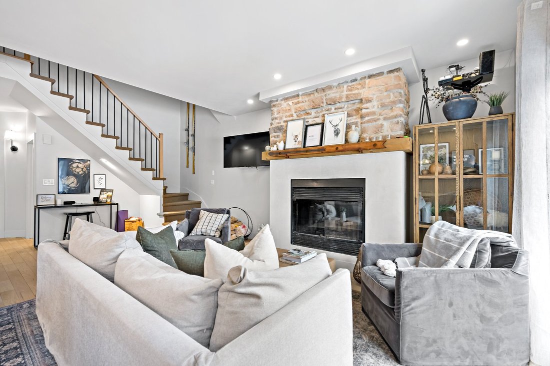 Apartment in Mont-Tremblant, Quebec, Canada 2 - 17646387