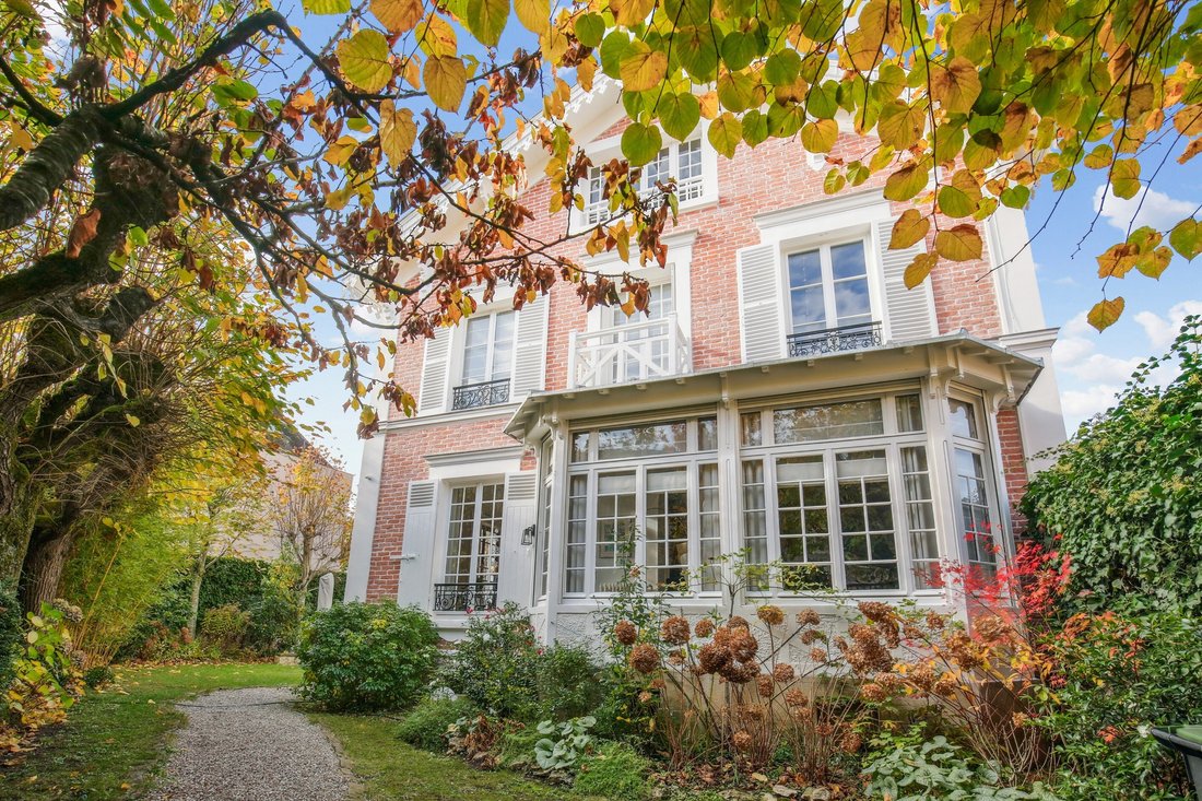 House in La Châtaigneraie-La Feuillaume Sud, La Celle-Saint-Cloud, France 1 - 17650052