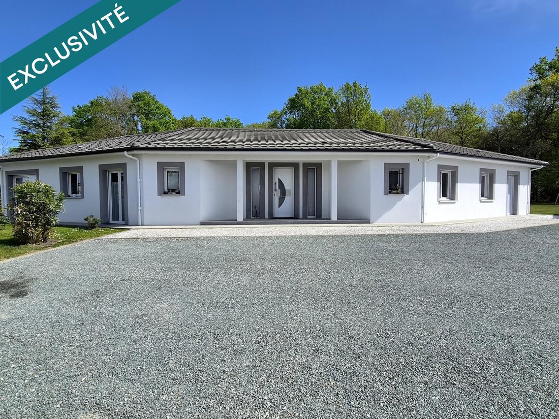 House in Lesparre-Medoc, Nouvelle-Aquitaine, France 2 - 17655030