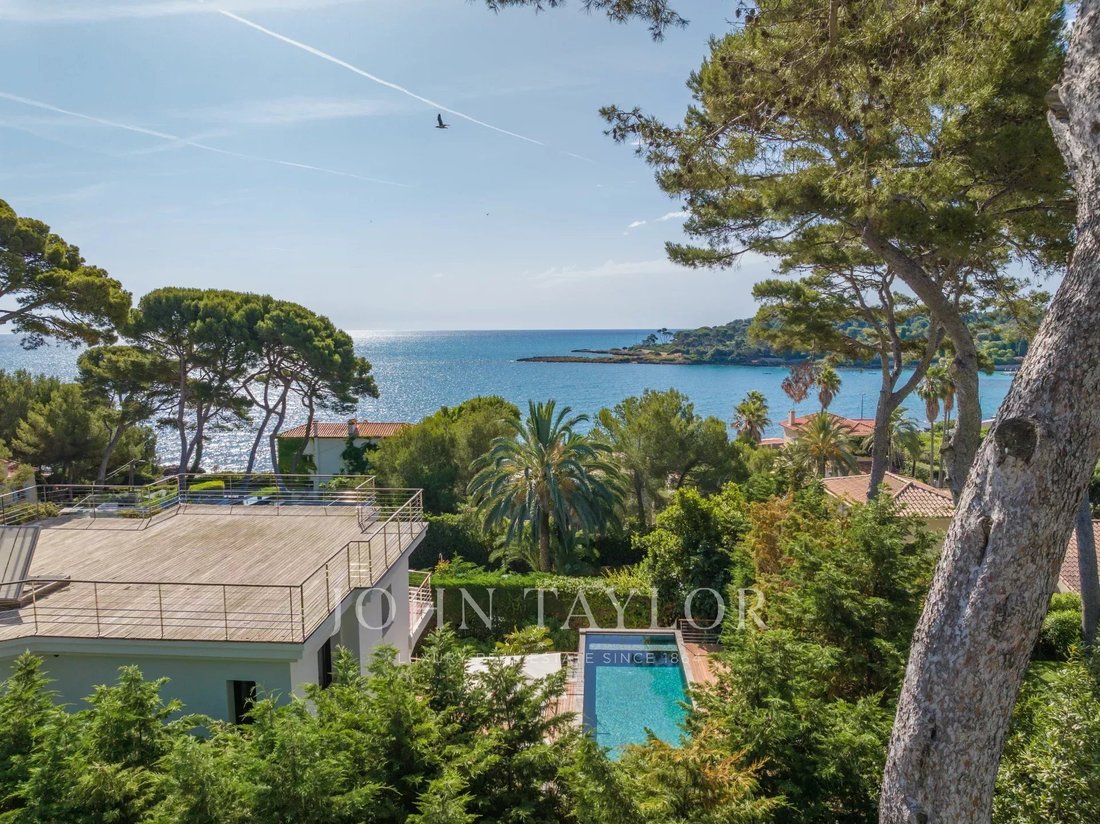 Villa in Antibes, Provence-Alpes-Côte d'Azur, France 4 - 17646972
