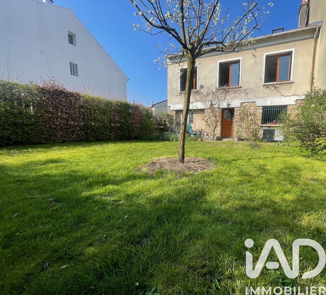 House in Arrondissement of Bobigny, Ile-de-France, France 1 - 17462392