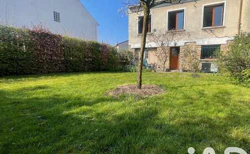 House in Arrondissement of Bobigny, Ile-de-France, France 1