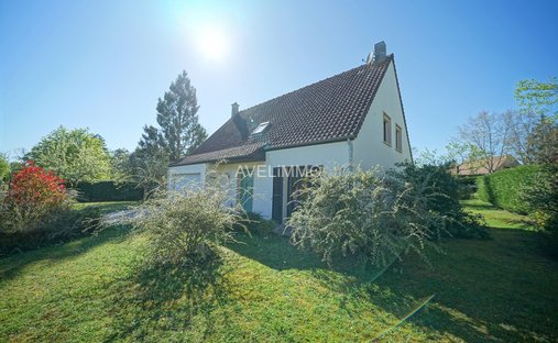 House in La Queue-les-Yvelines, Ile-de-France, France 1