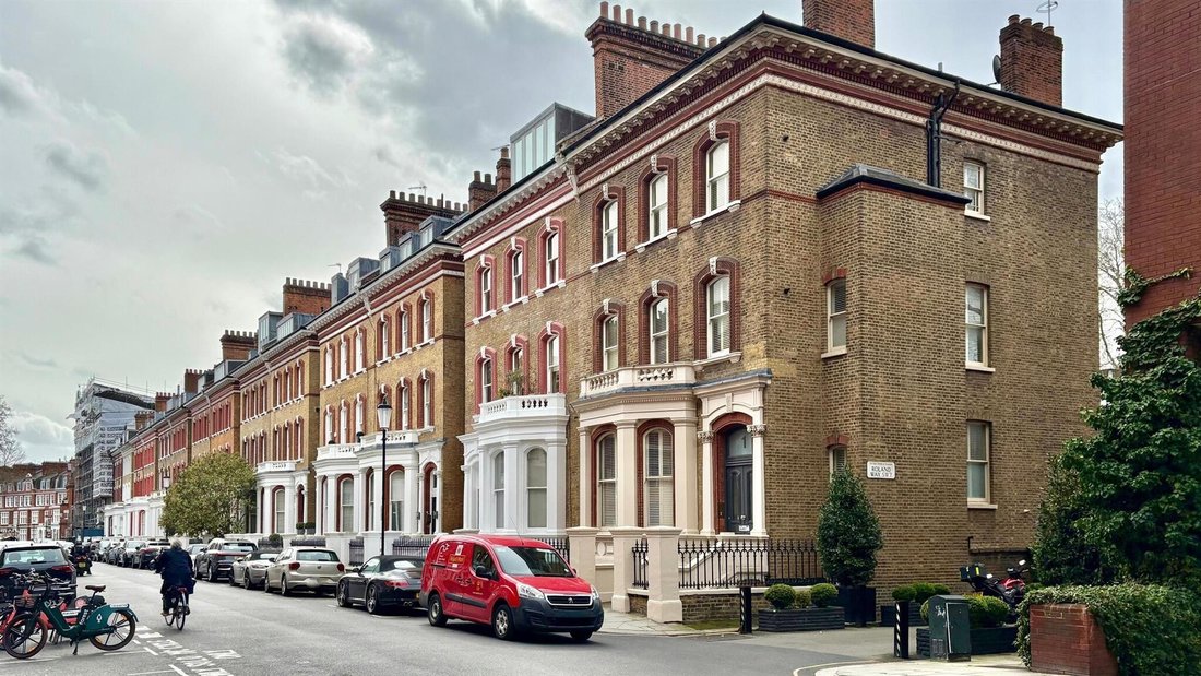 Apartment in Earls Court, Kensington And Chelsea, England 1 - 17645133
