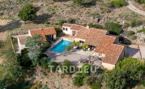 House in Le Cannet-des-Maures, Provence-Alpes-Côte d'Azur, France 1
