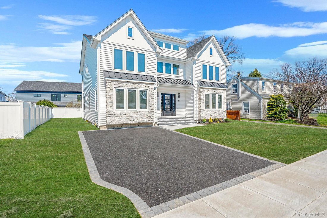 House in Hicksville, New York, United States 1 - 17645192