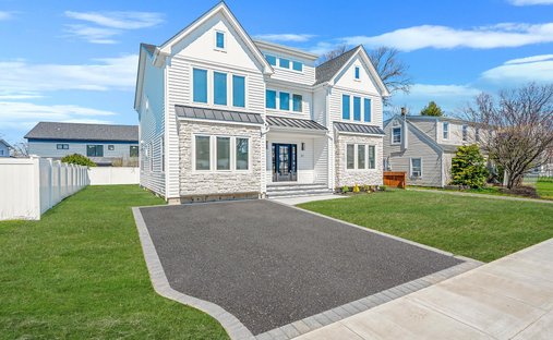 House in Hicksville, New York, United States 1