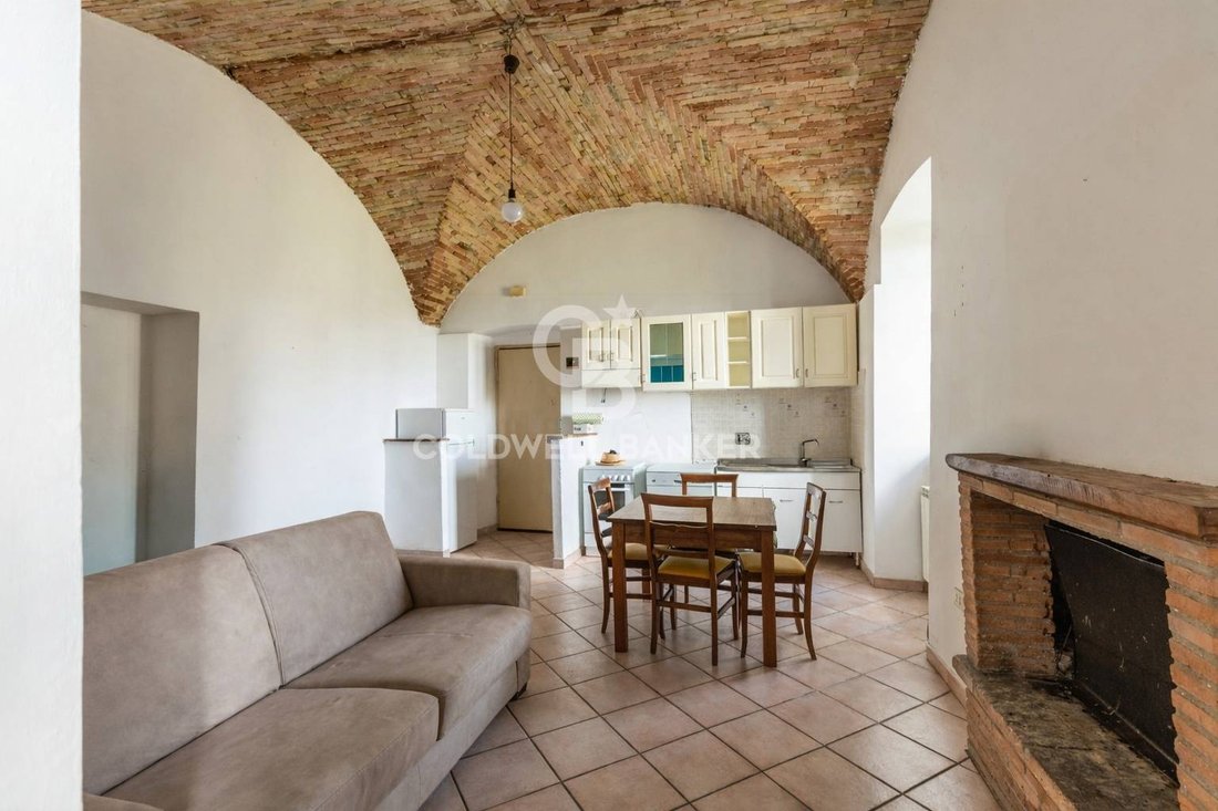 Gualdo Cattaneo, Umbria, Italy 3 - 17651010