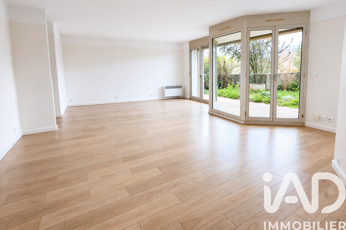 Apartamento en Courbevoie, Isla de Francia, Francia 1 - 17318330