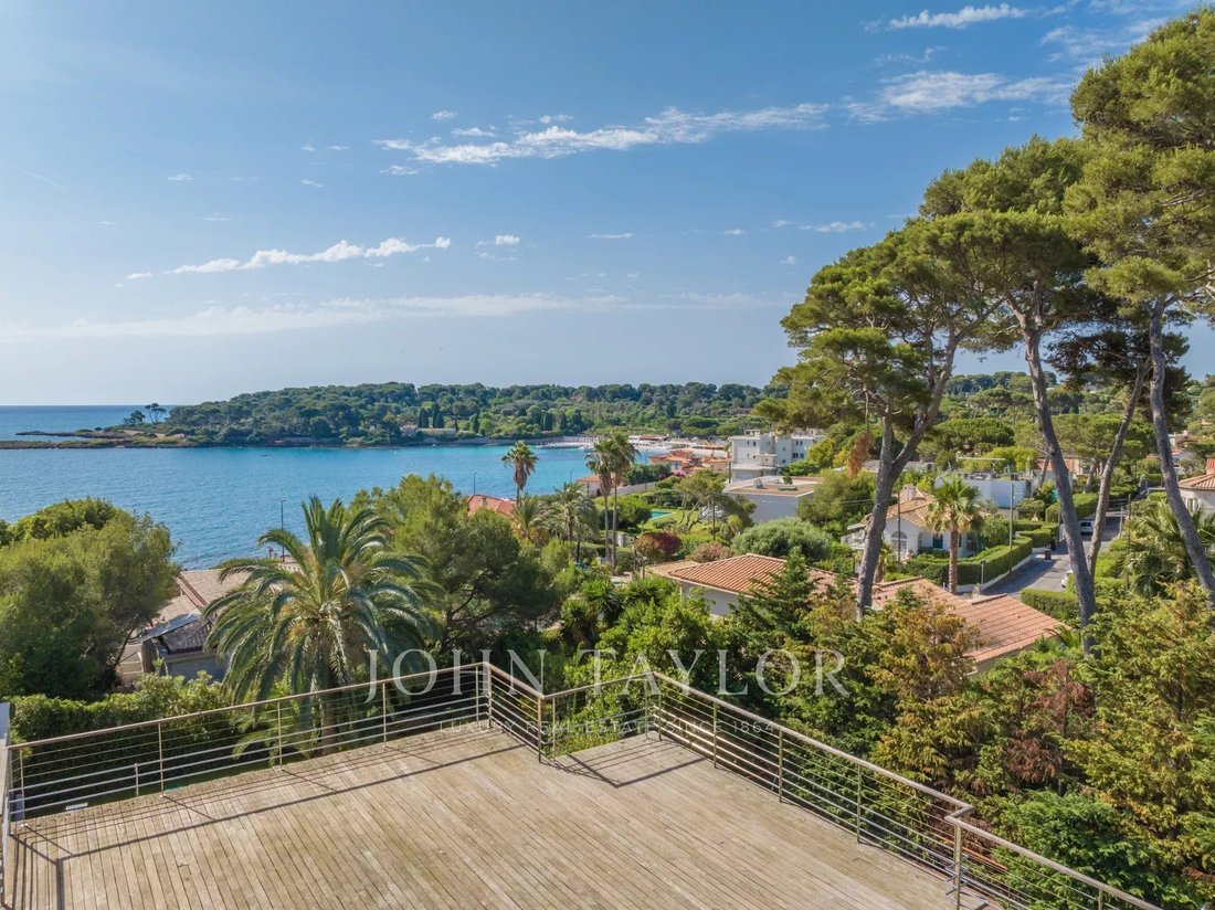 Villa in Antibes, Provence-Alpes-Côte d'Azur, France 3 - 17646972