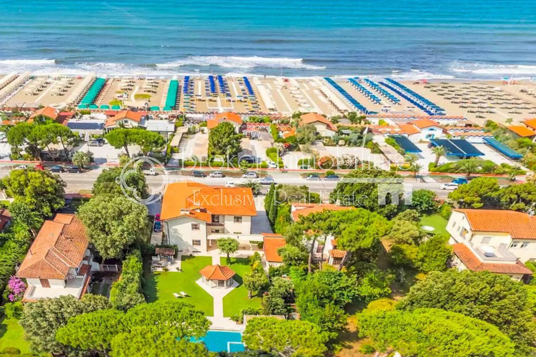 Villa in Center, Forte dei Marmi, Tuscany 2 - 16807145