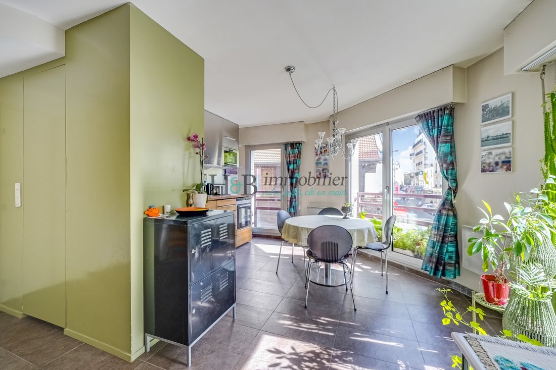Apartment in Grange Aux Belles-Terrage, Paris 10e Arrondissement, Paris 3 - 17646300