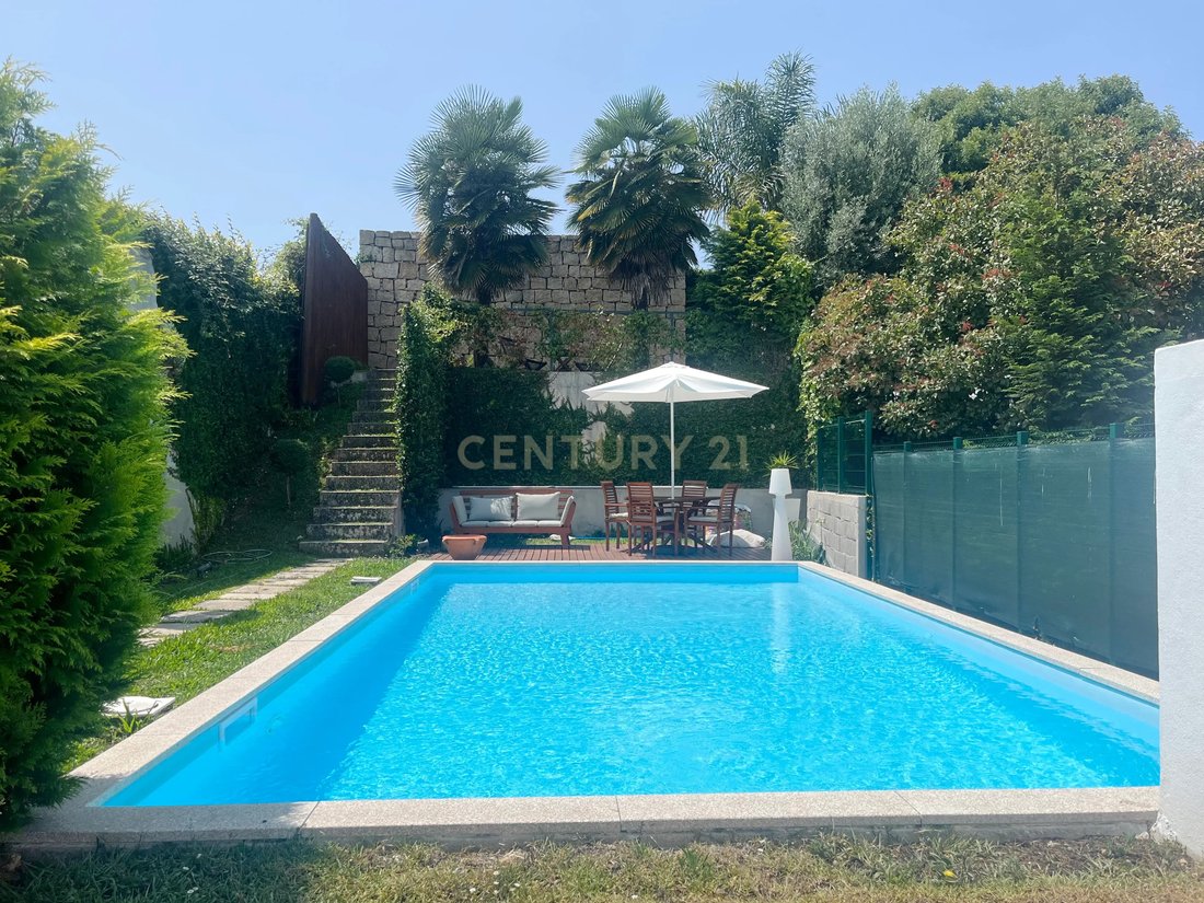 Villa in Lordelo do Ouro e Massarelos, Porto District, Portugal 1 - 17652477