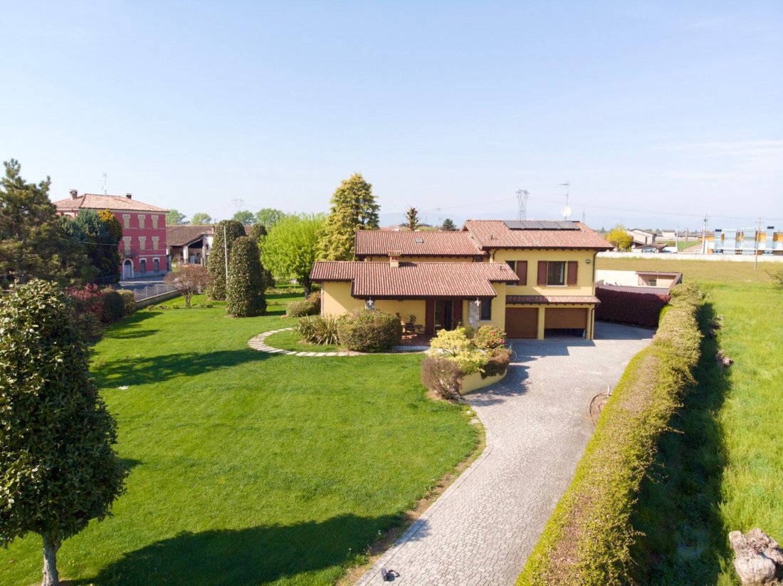 Villa a Calvisano, Lombardia, Italia 1 - 15478945