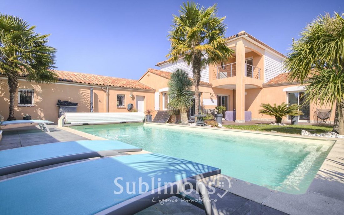 House in Pont-Saint-Martin, Pays de la Loire, France 1 - 17650217